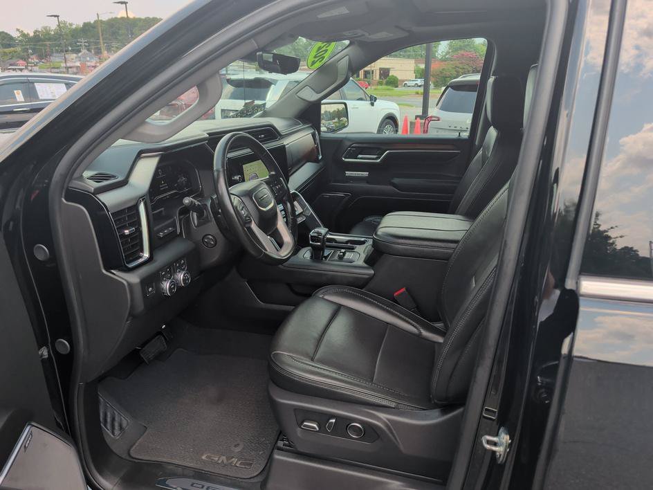 Used 2024 Onyx Black GMC Denali image 8