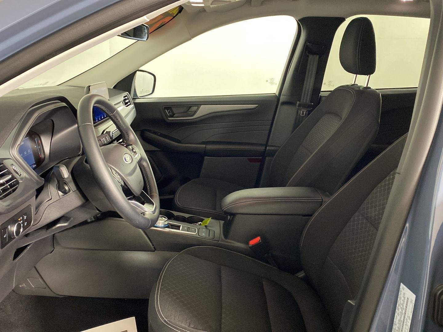 Used 2025 Vapor Blue Ford Active image 14