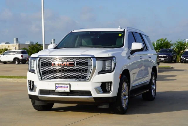Used 2023 White GMC Denali image 3