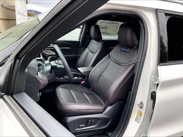 New 2026 Star White Metallic Tri-Coat Ford Platinum image 23