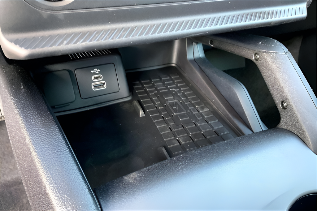 New 2025 Carbonized Gray Metallic Ford Big Bend image 14