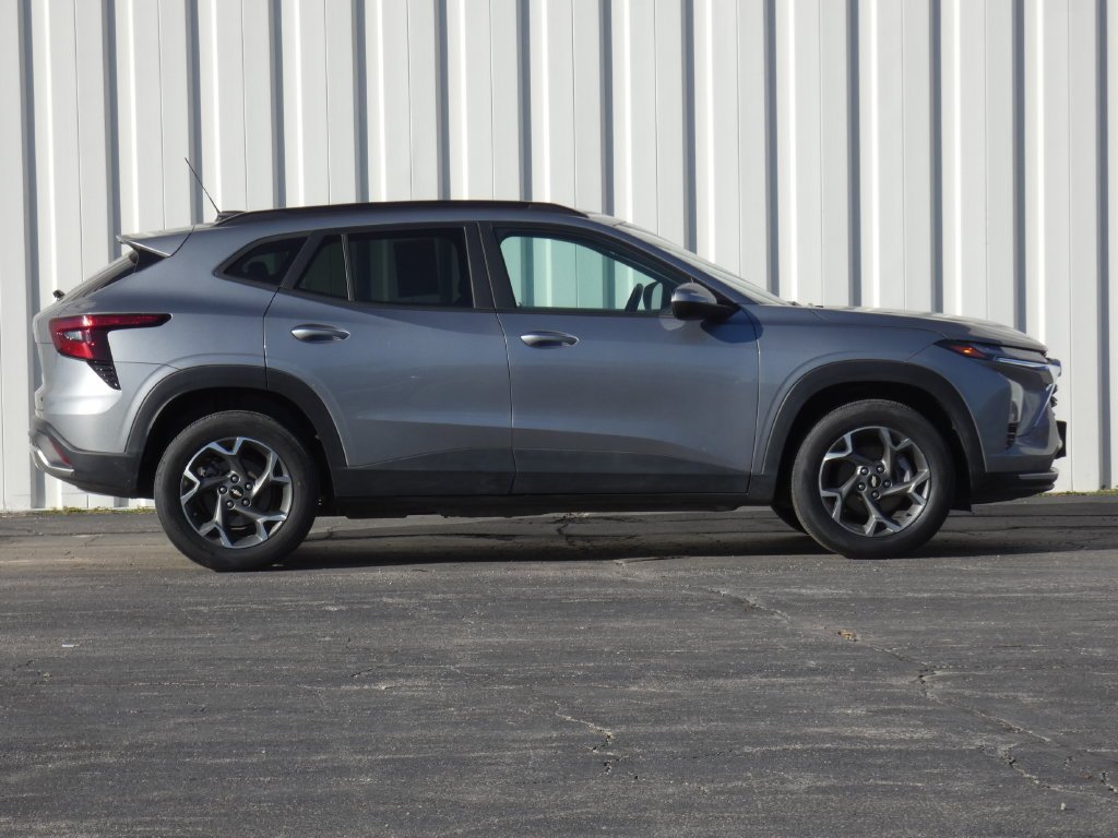 Used 2025 Chevrolet Trax LT with VIN KL77LHEP5SC243019 for sale in Kansas City