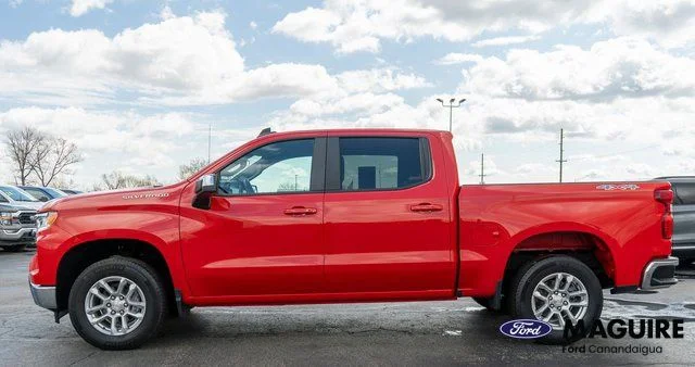 Used 2023 Red Chevrolet LT image 9