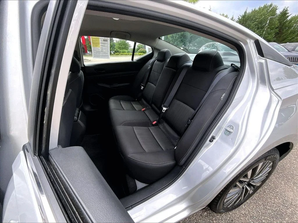Certified Used 2024 Silver Nissan 2.5 SV image 15