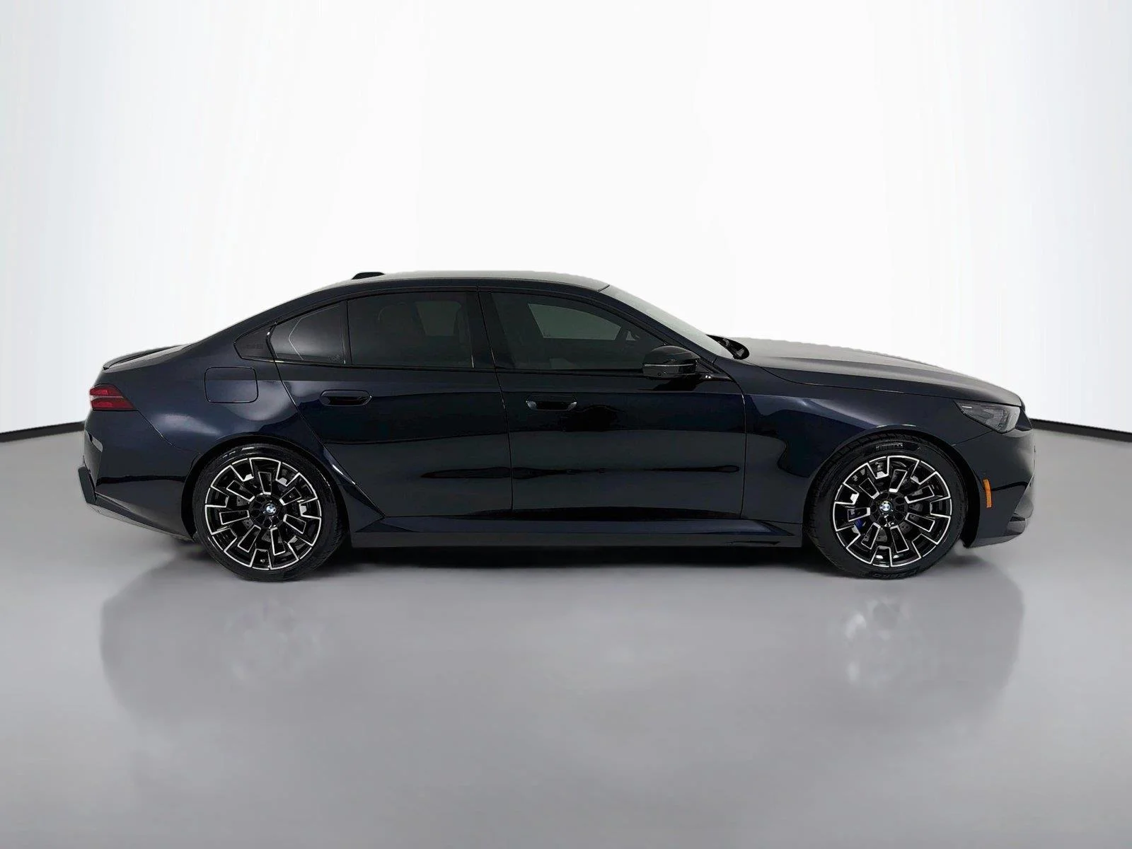 Used 2027 Carbon Black Metallic BMW  image 28
