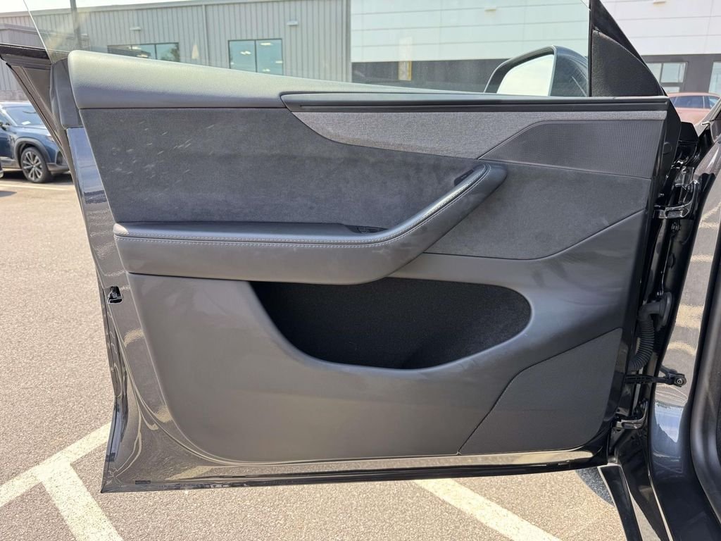 Used 2026  Tesla Premium image 24