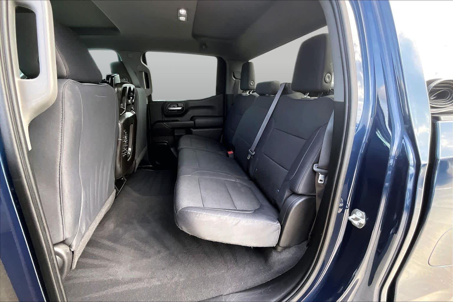 Used 2019 Northsky Blue Metallic Chevrolet Custom image 17