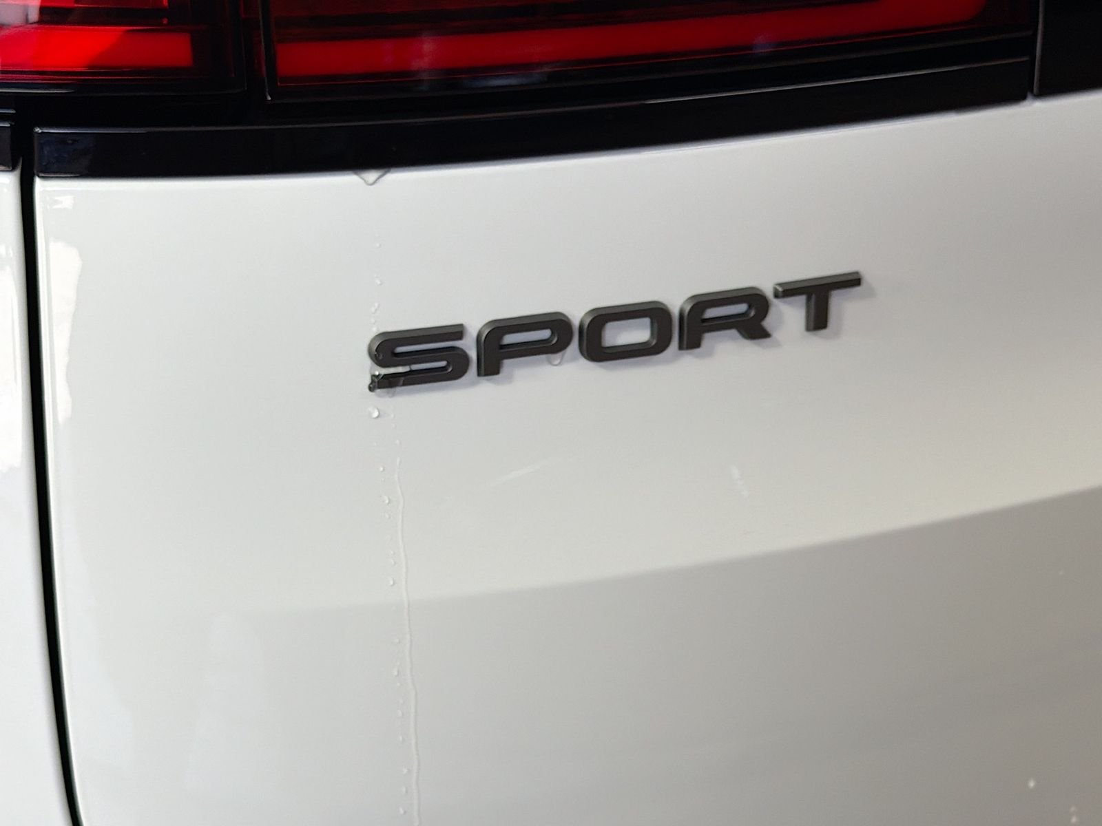 New 2026 Fuji White Land Rover SE image 30