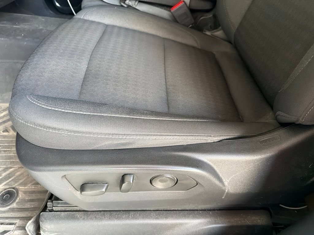 Used 2024 Summit White Chevrolet LT image 8