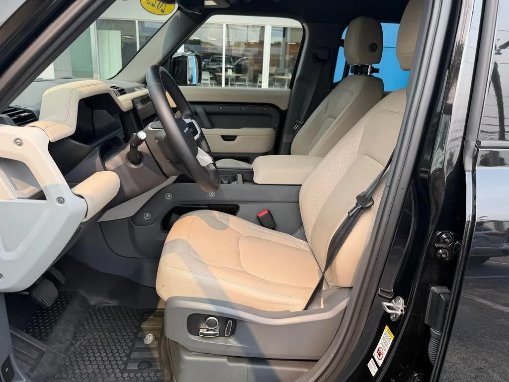 2023 Land Rover Defender SE - Photo 12