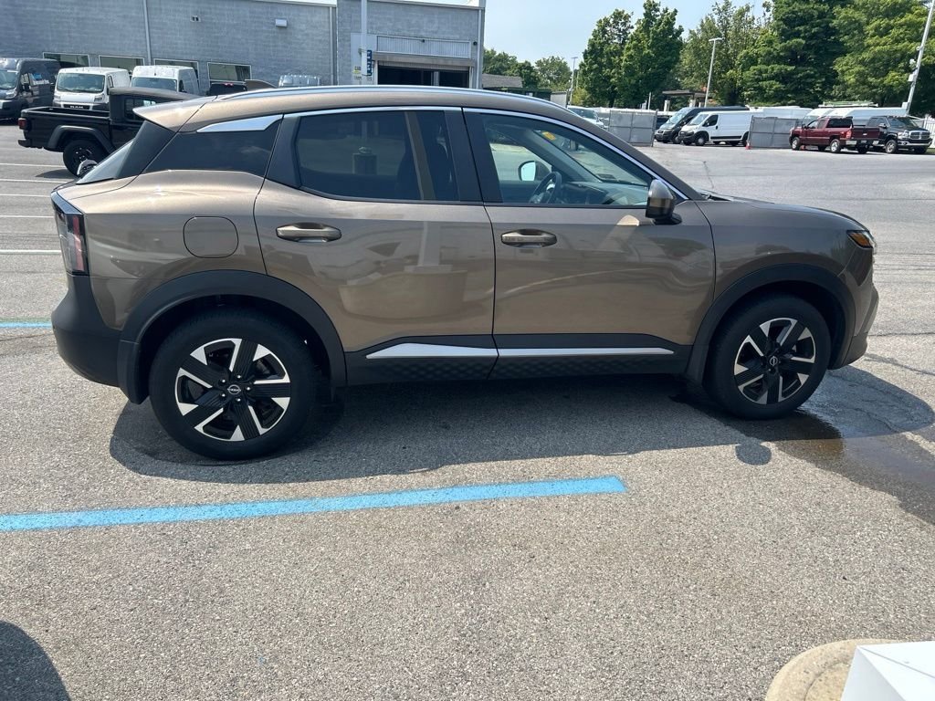 Used 2025 Brown Nissan SV image 4