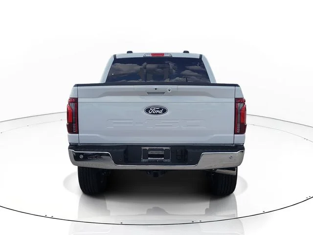 New 2026 Oxford White Ford Lariat image 6