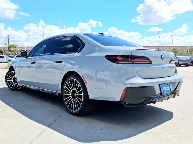Used 2025 Gray BMW 740i image 5