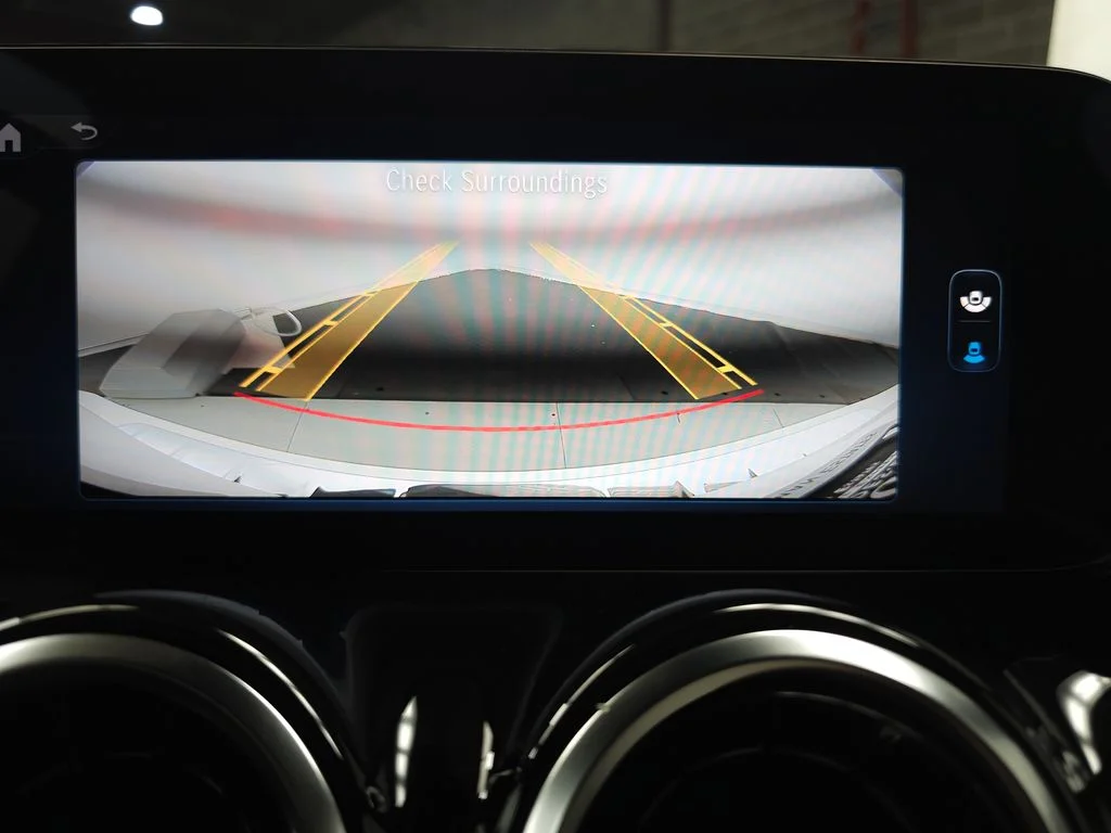 Certified Used 2026 Polar White Mercedes-Benz GLB 250 image 17