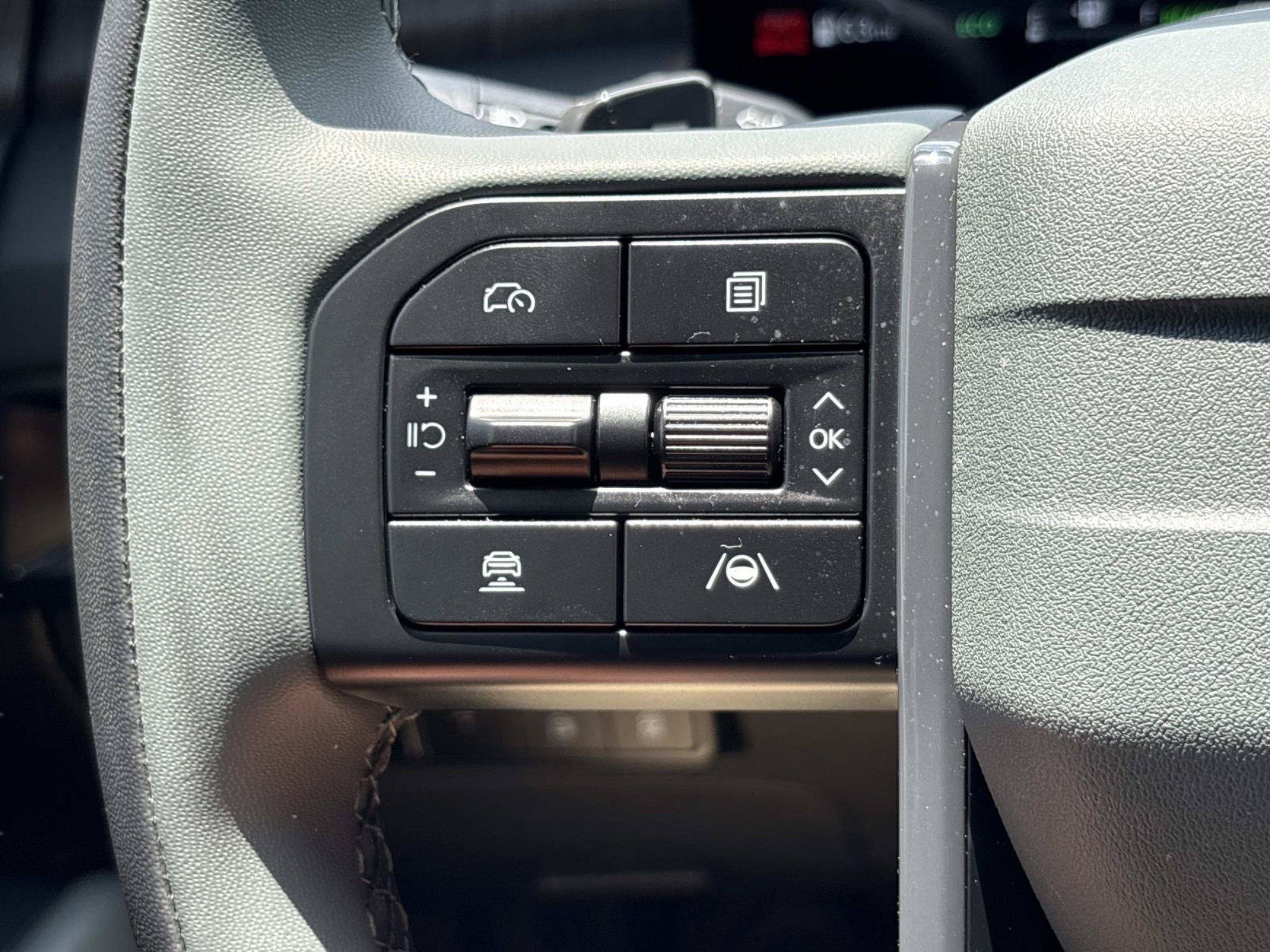 New 2027 Glacial White Pearl Kia X-Line SX-Prestige image 24