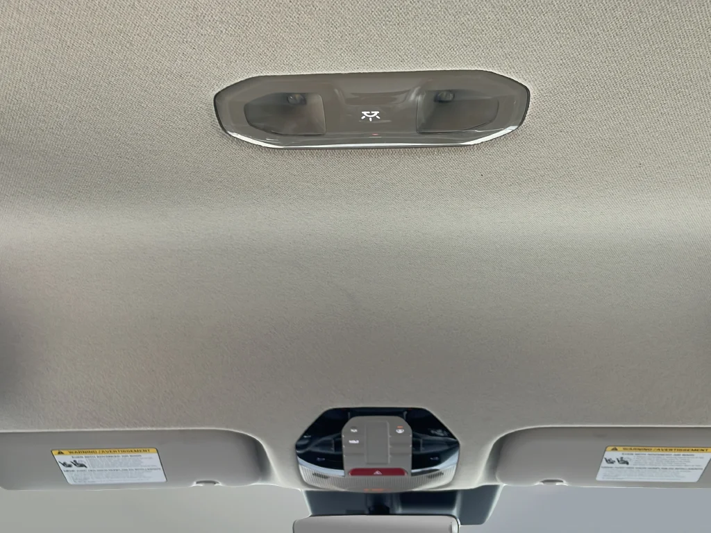 Used 2025 White Kia LXS image 19