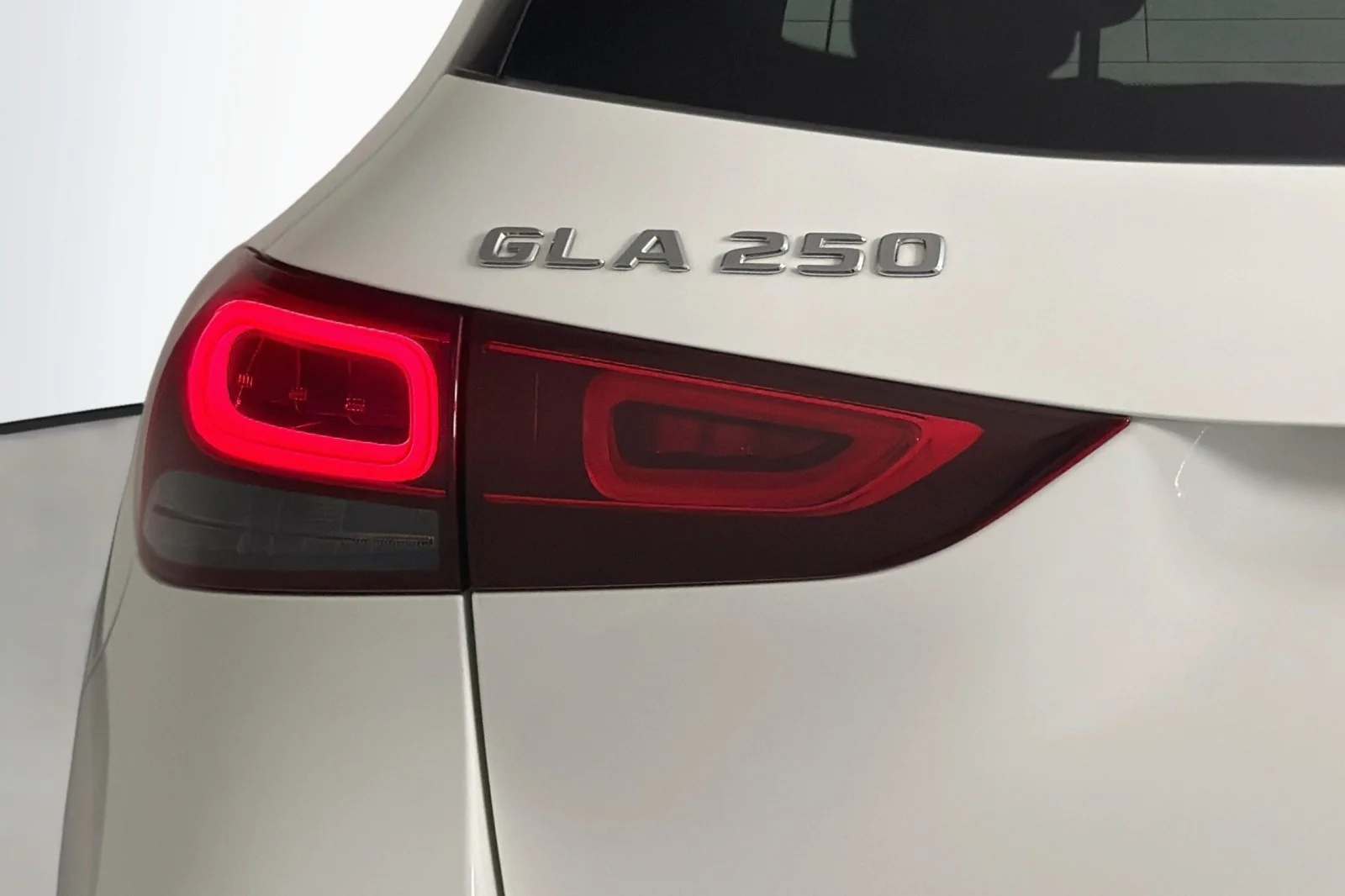 Used 2023 Polar White Mercedes-Benz 250 image 17