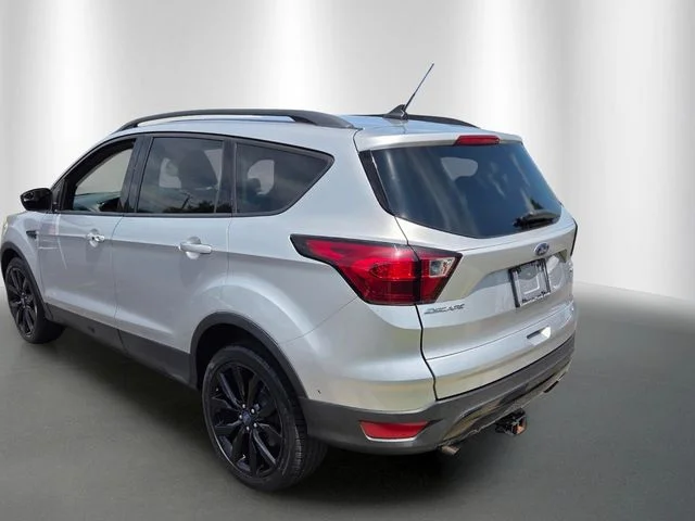 Certified Used 2019 Ingot Silver Ford SE image 3
