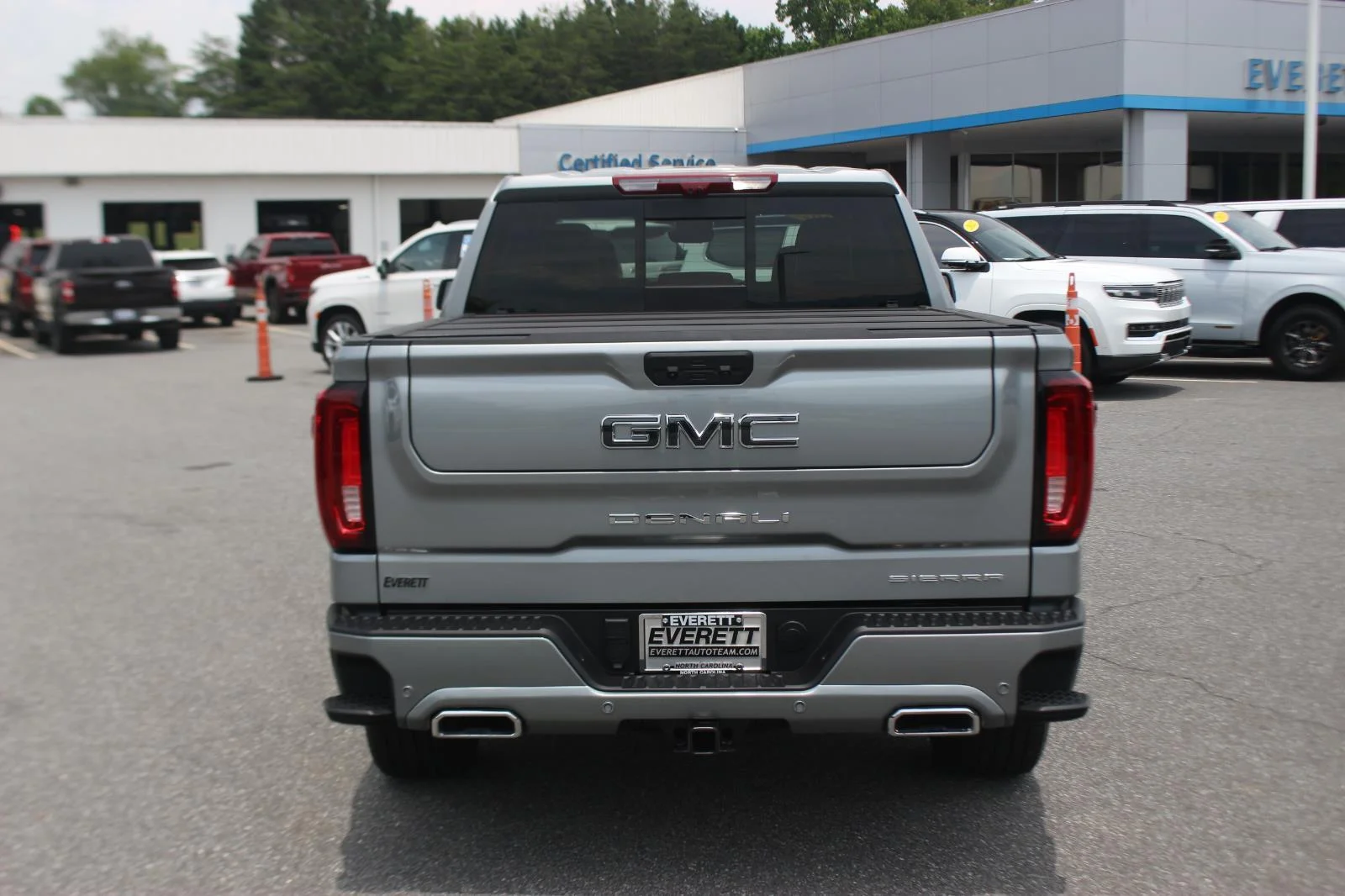 Used 2025 Sterling Metallic GMC Denali Ultimate image 6