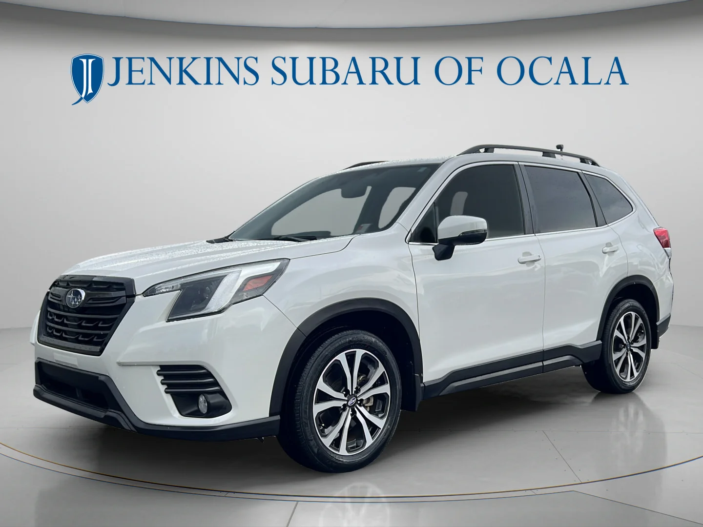 Used 2022 Crystal White Pearl Subaru Limited image 7