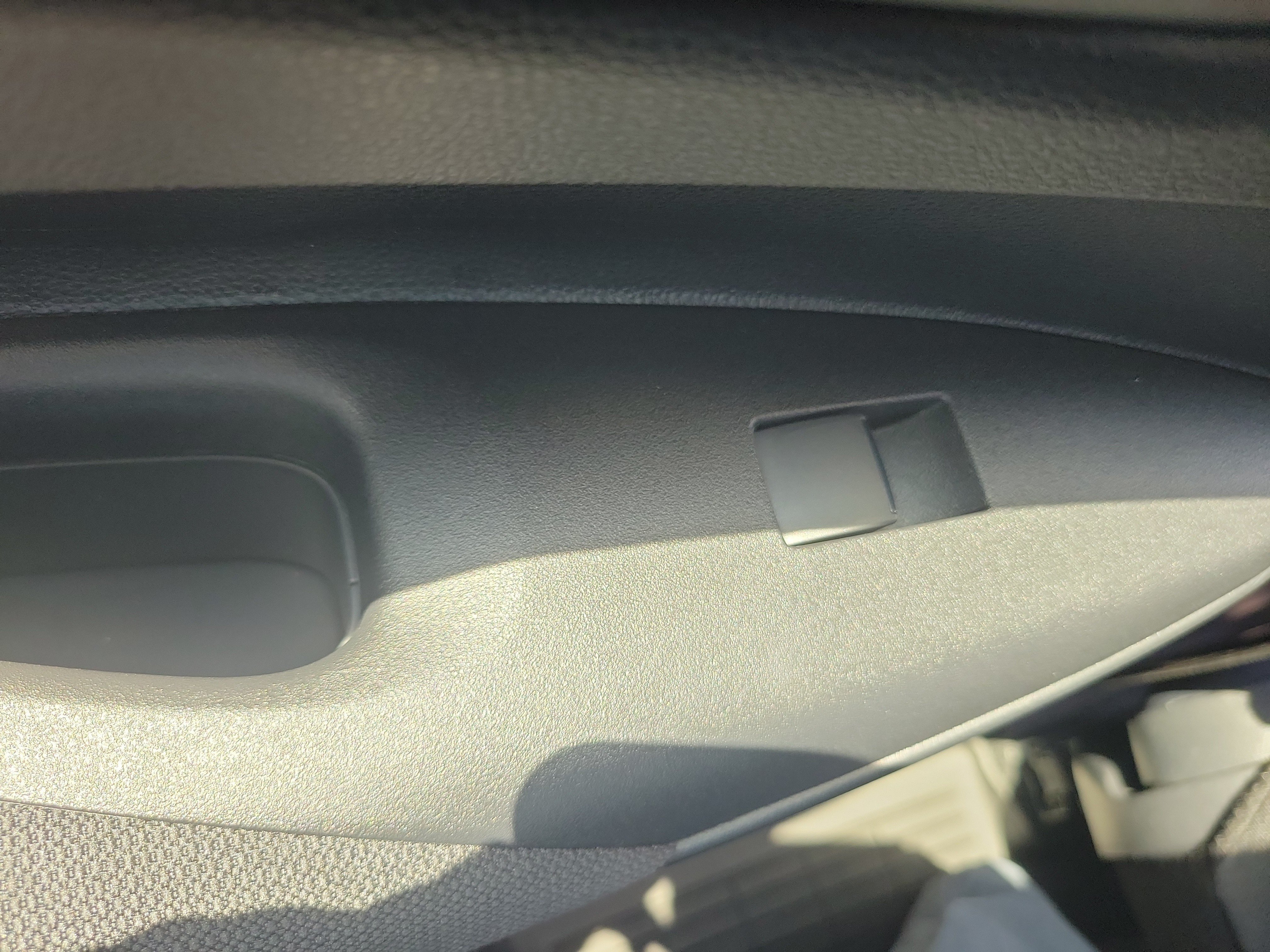 Used 2025 Pearl Toyota LE image 13