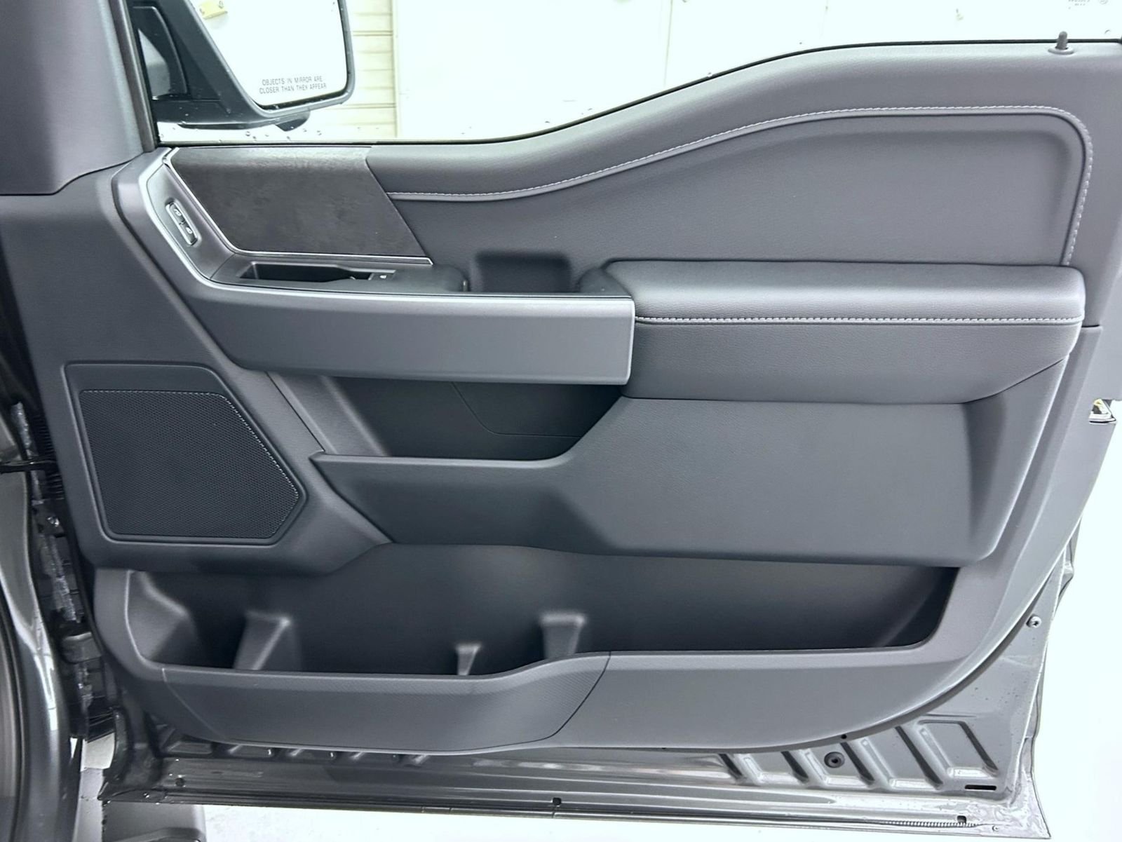 New 2026 Carbonized Gray Metallic Ford XLT image 16