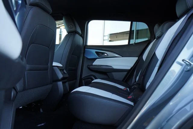 2025 Chevrolet Equinox EV LT - Photo 41