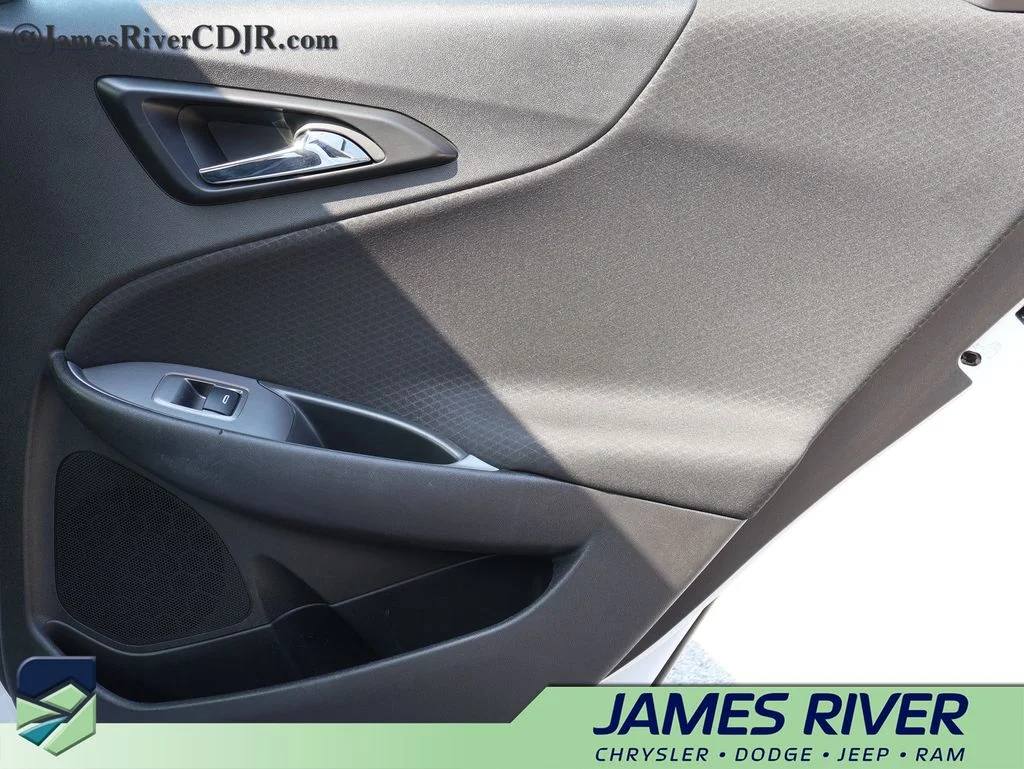 Used 2024 White Chevrolet LT image 11