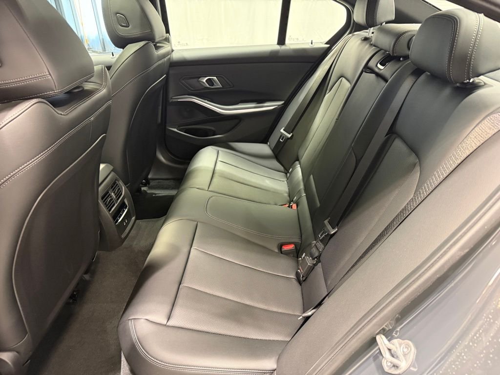 2026 BMW 3 Series 330i - Photo 21