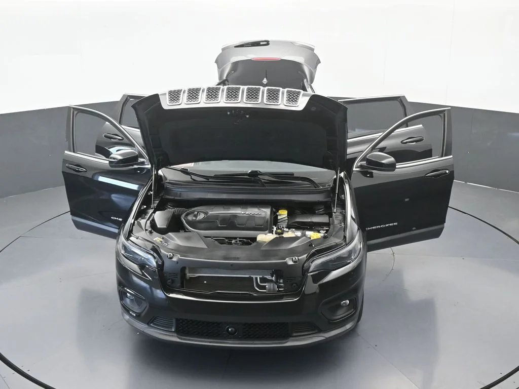 Used 2022 Diamond Black Crystal Pearlcoat Jeep Latitude Lux image 67