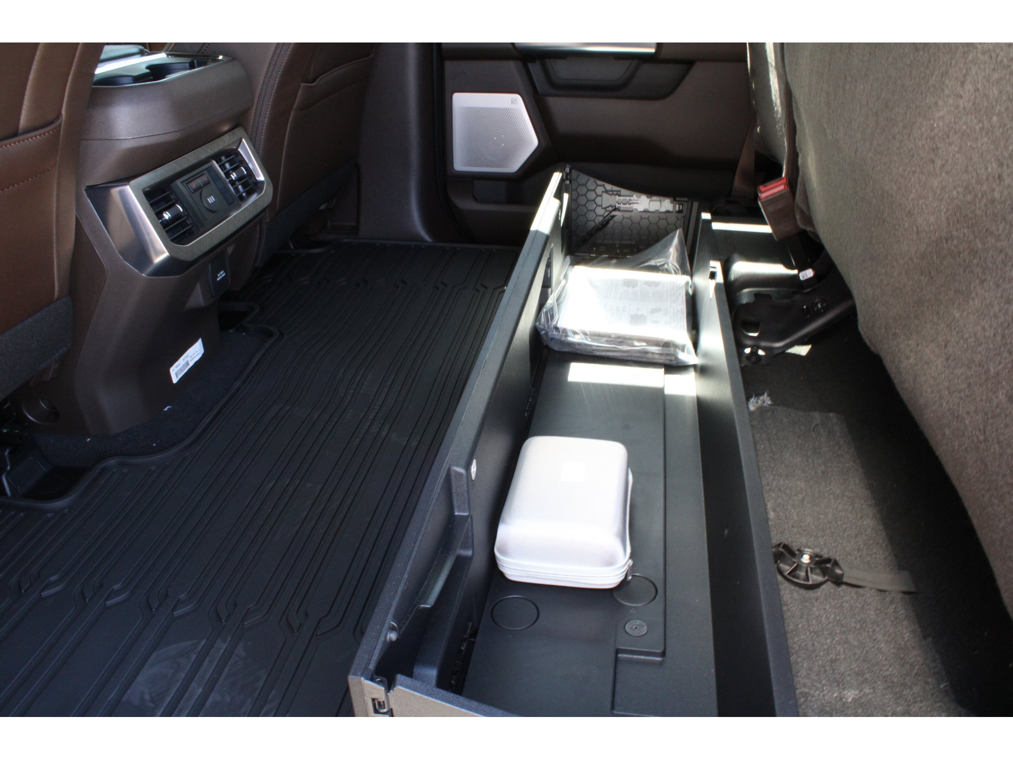 New 2027 Marsh Gray Metallic Ford King Ranch image 21