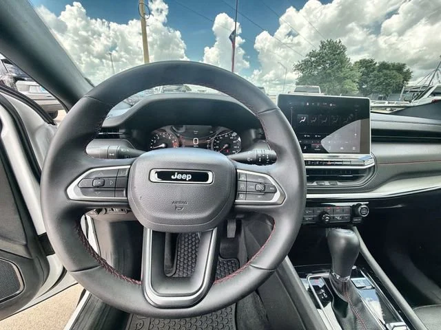 2025 Jeep Compass Trailhawk - Photo 11