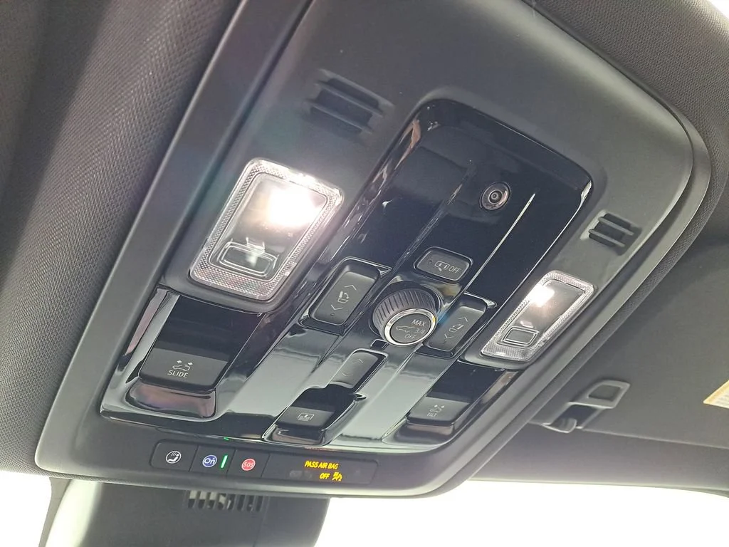 2026 Chevrolet Suburban High Country - Photo 19