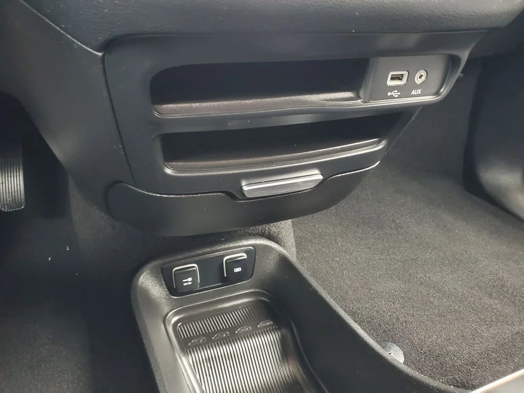 Used 2019 Black Chrysler Touring Plus image 24