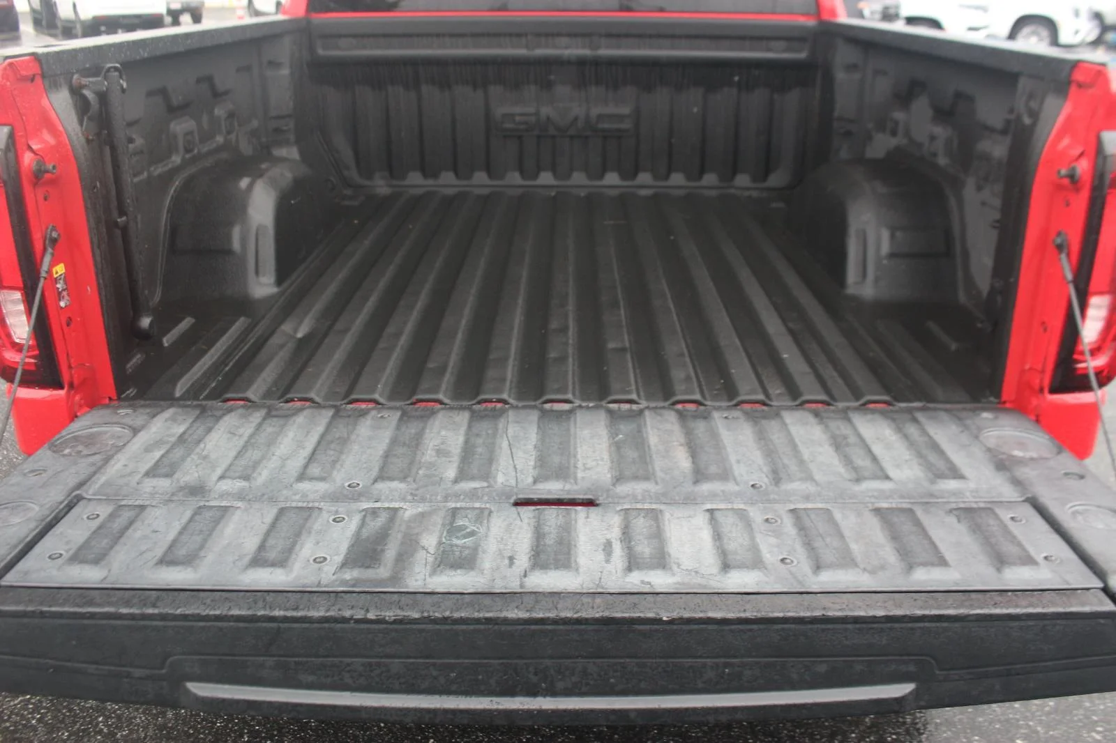 Used 2019 CARDINAL RED GMC SLT image 14