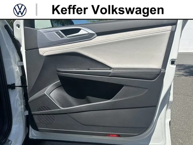 New 2026 White Volkswagen 1.5T SE image 30