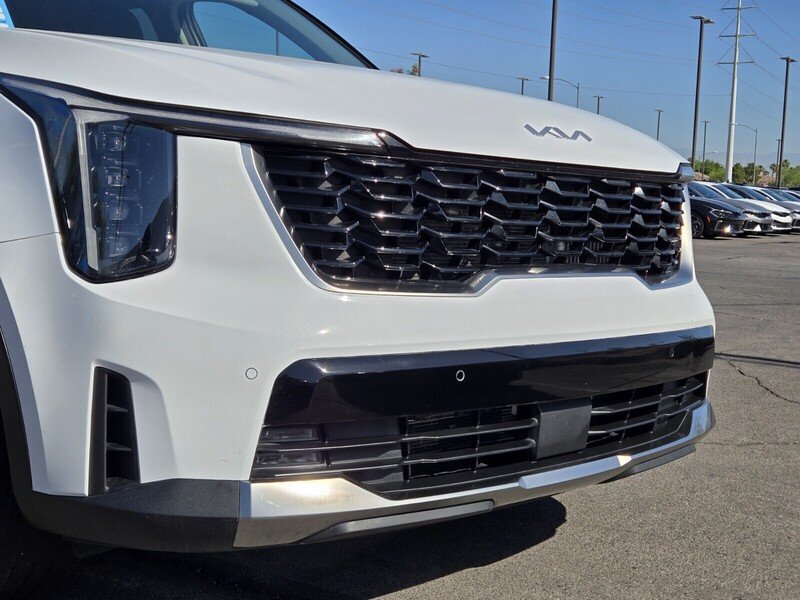Used 2025 White Kia EX image 9