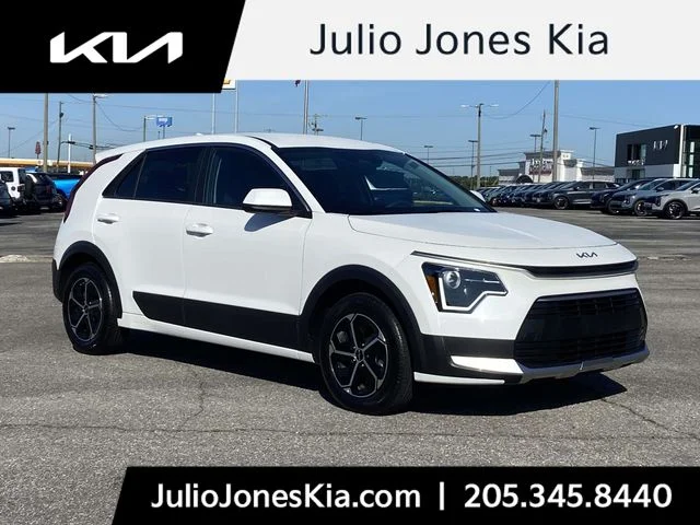 2025 Kia Niro LX HEV's photo