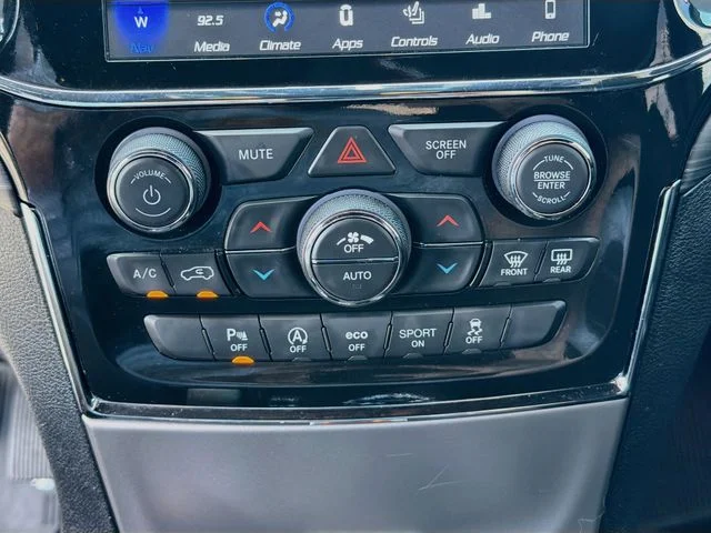 Used 2019 Gray Jeep Altitude image 16