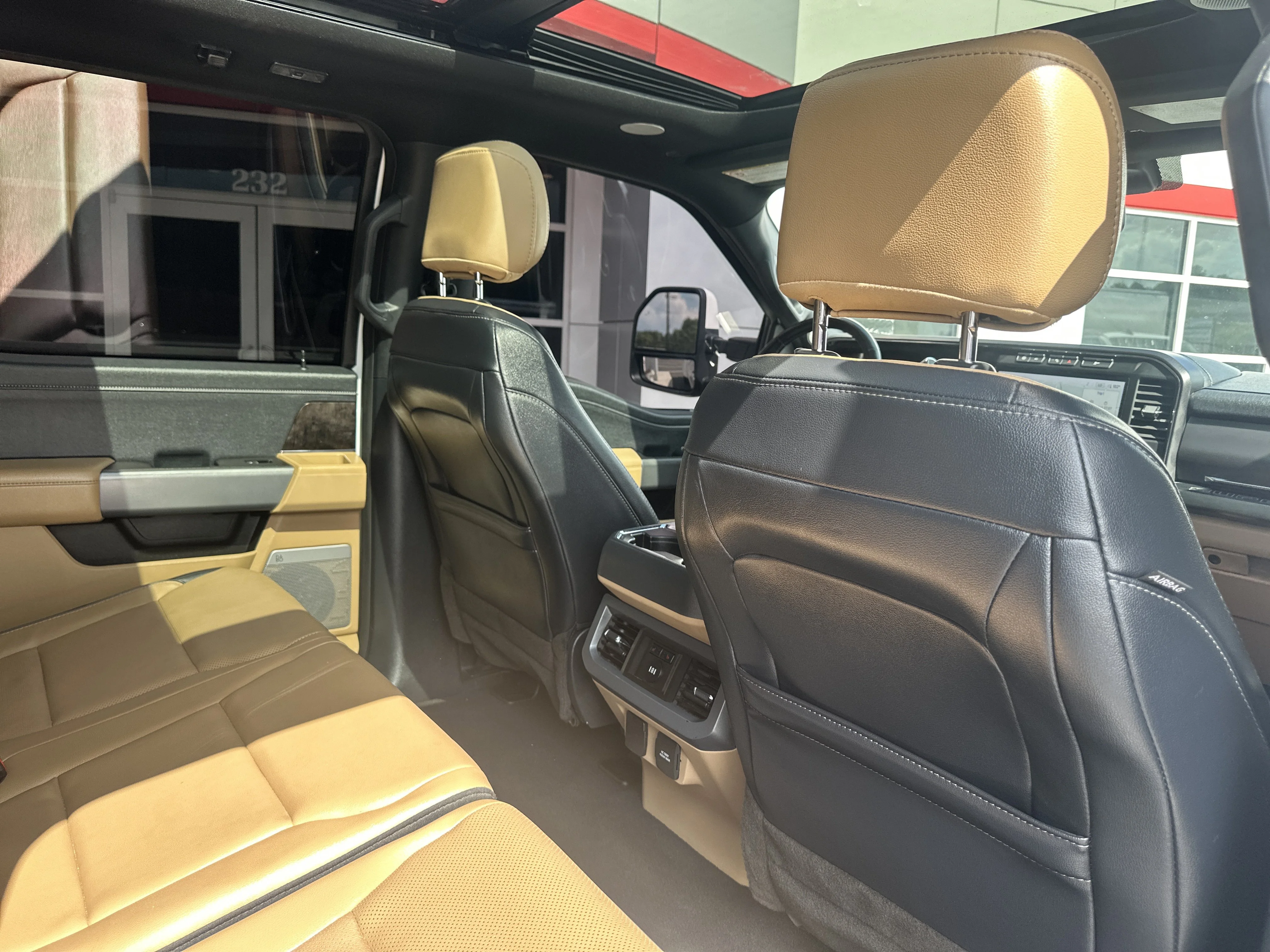 Used 2023  Ford  image 41