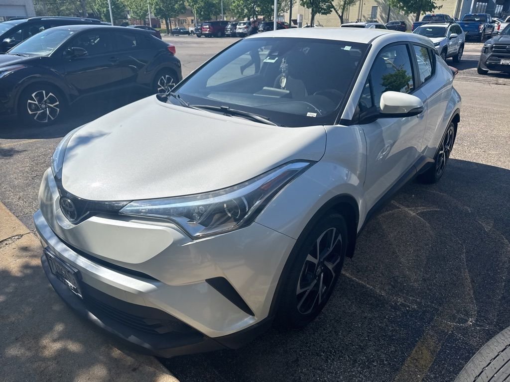 2018 Toyota C-HR XLE's photo