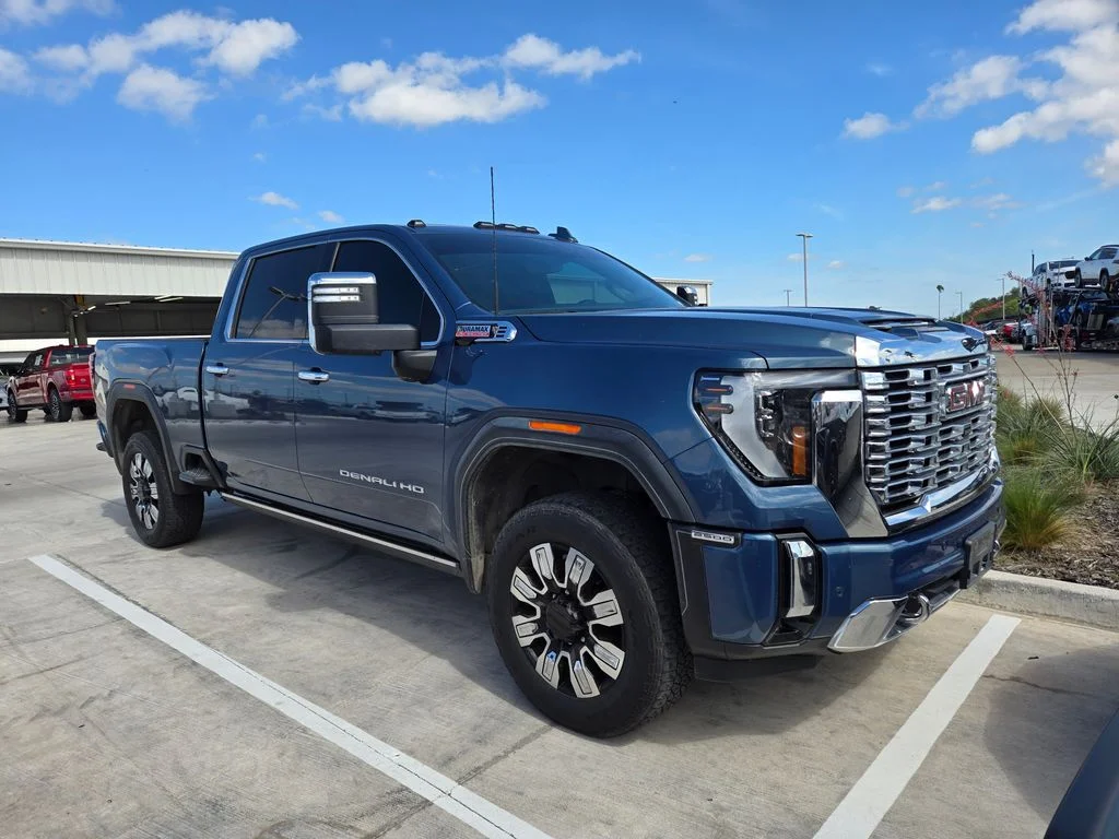 2024 GMC Sierra 4WD Crew Cab Standard Box Denali's photo
