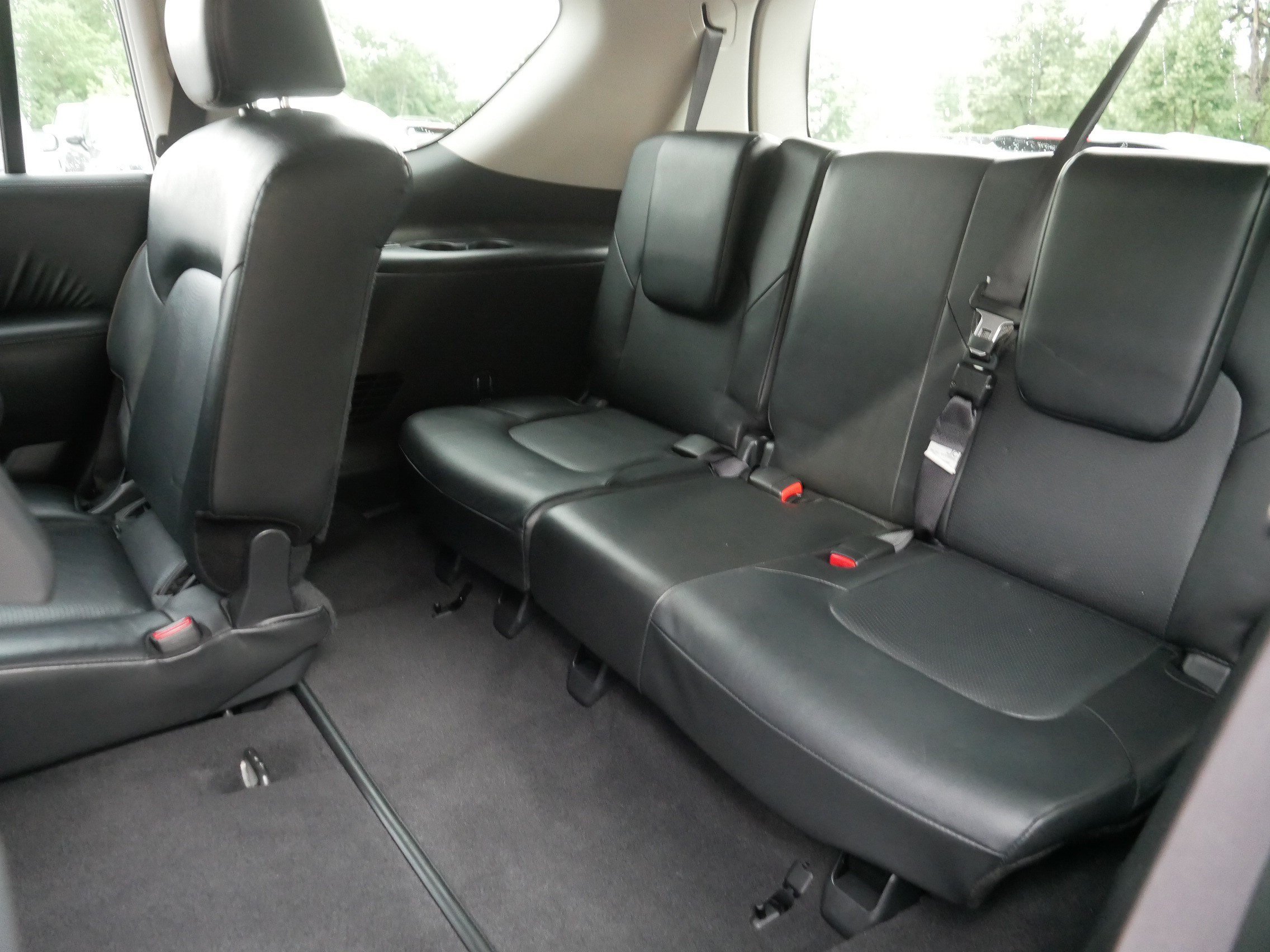 Used 2019 Super Black Nissan SL image 36