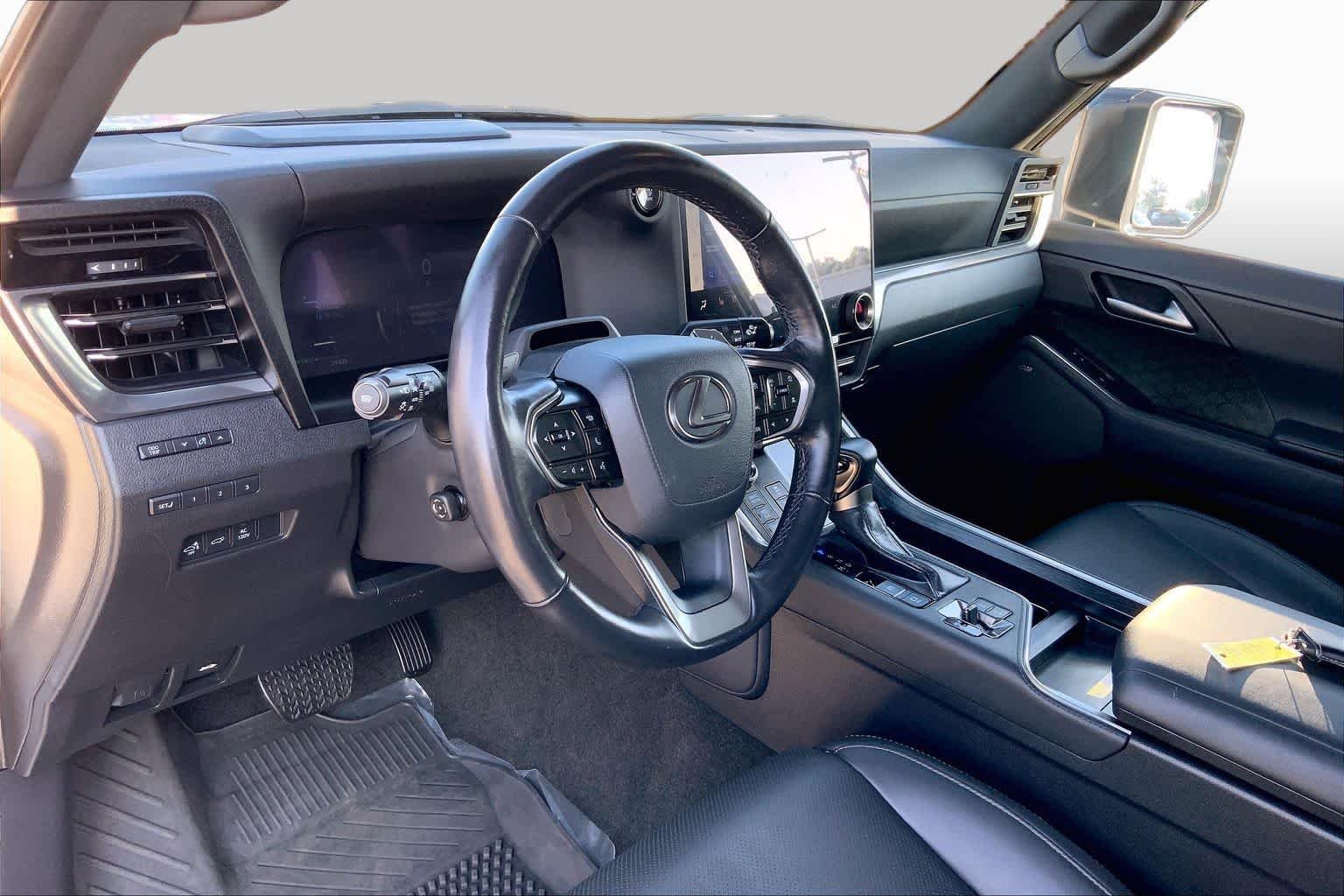 Used 2024 Eminent White Pearl Lexus Overtrail+ image 17