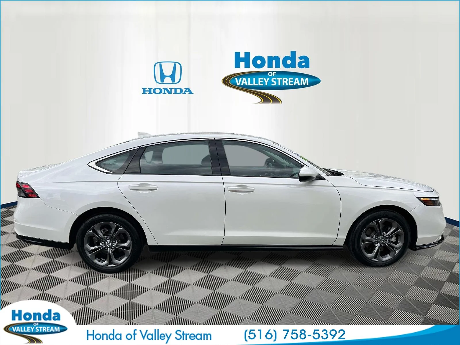 Certified Used 2025 Platinum White Pearl Honda EX-L image 5