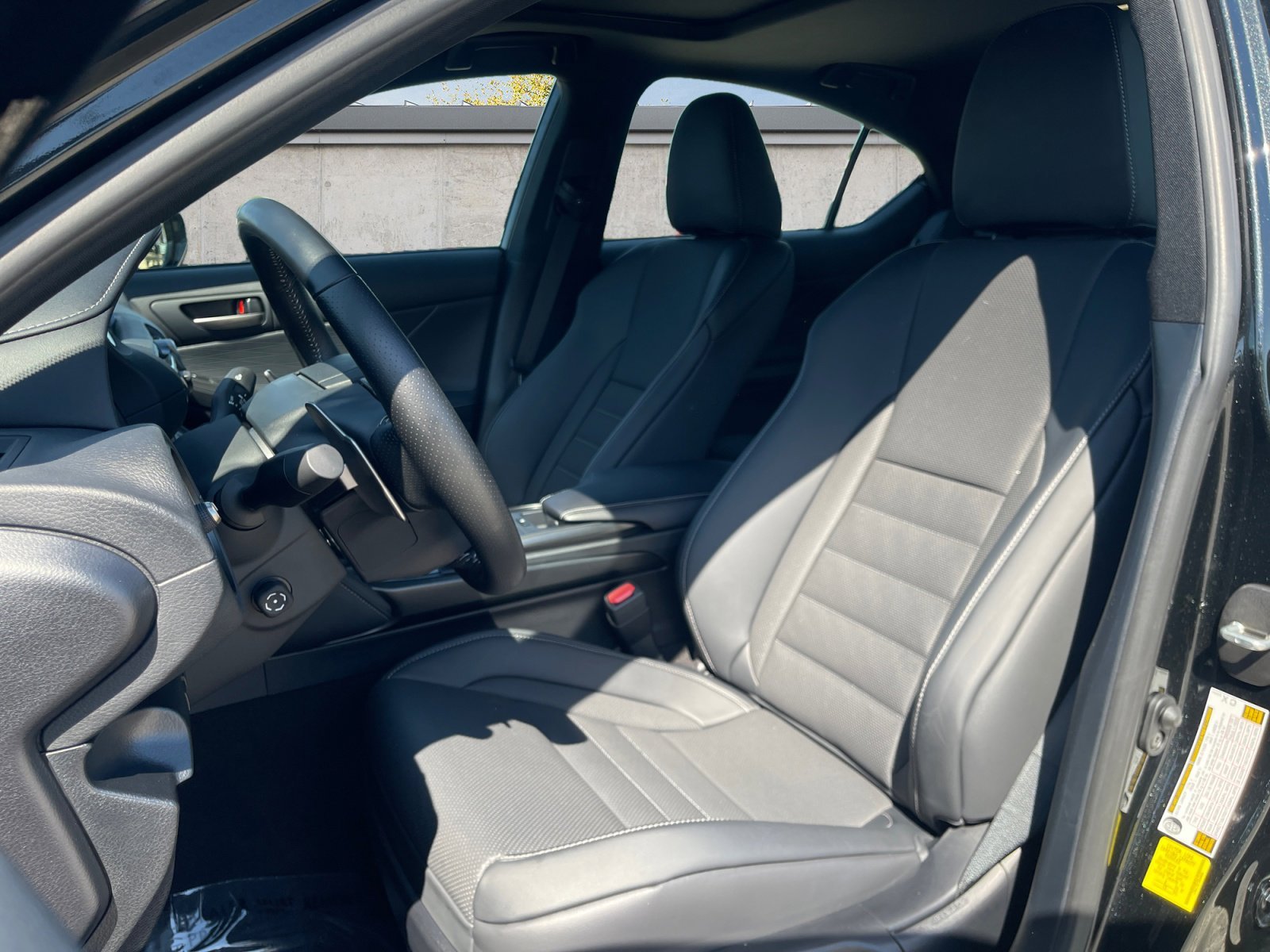 2025 Lexus IS 350 F SPORT - Photo 9
