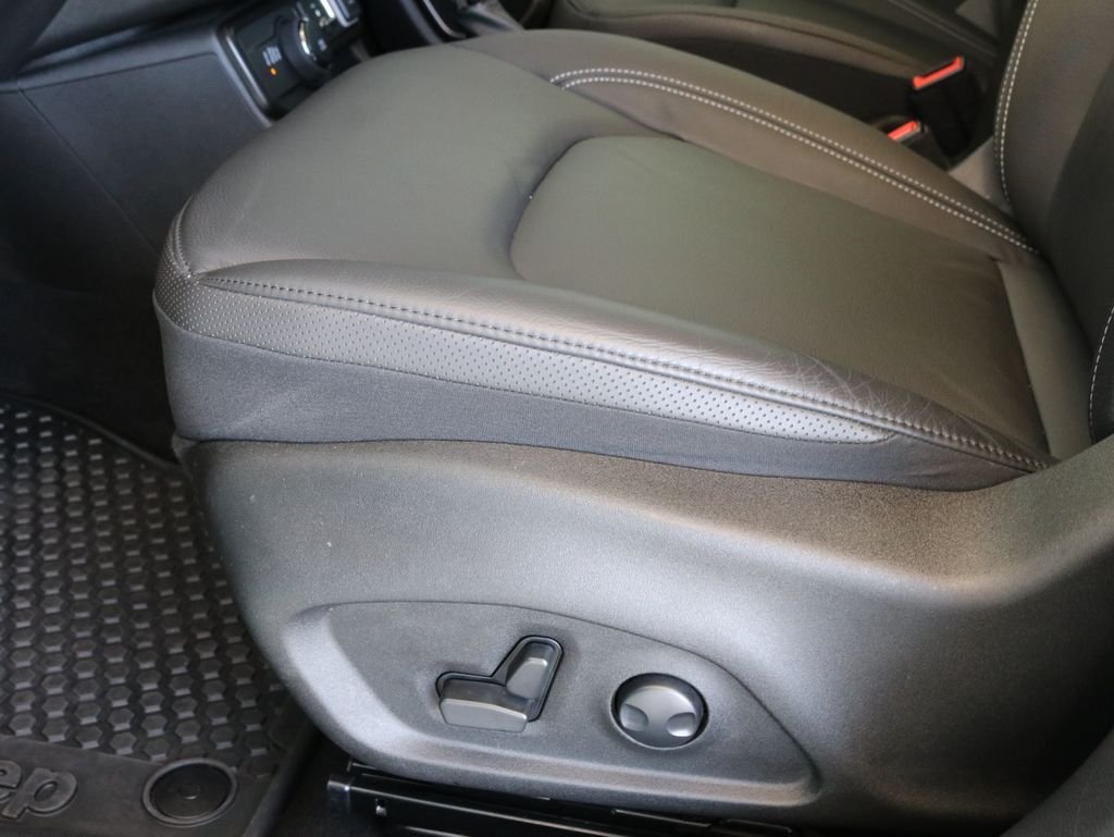Used 2022 Teal Jeep Limited image 22