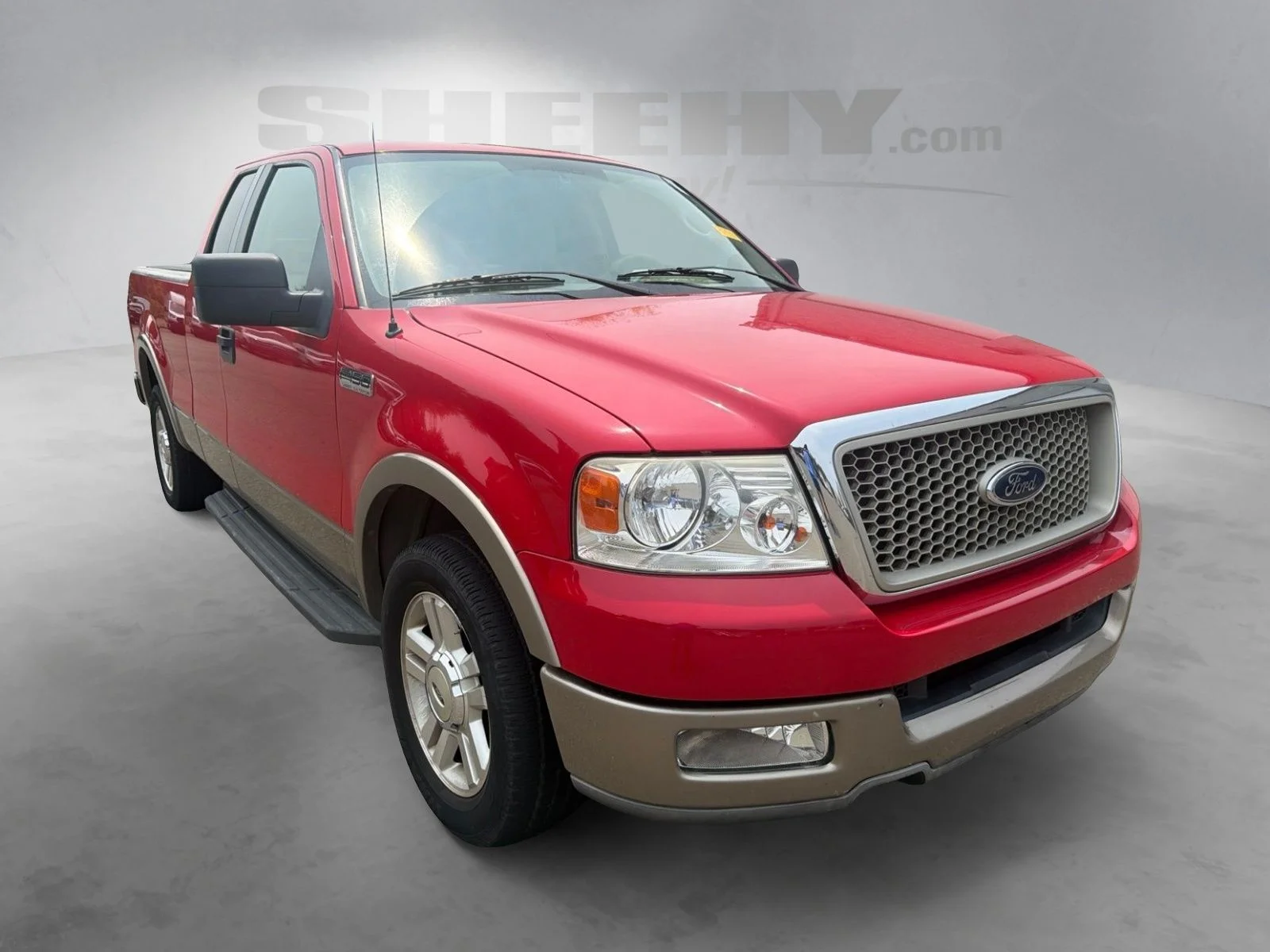 Used 2004 Red Ford Lariat image 2