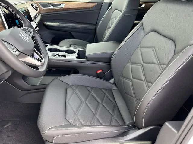 New 2026 Opal White Pearl Volkswagen 2.0T SE image 37