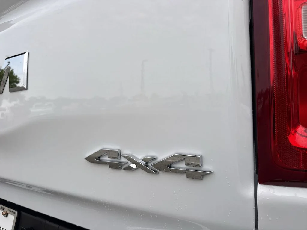 New 2026 Bright White Clear-Coat Exterior Paint RAM Big Horn/Lone Star image 6